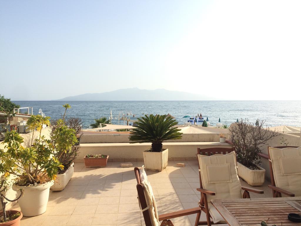 Apartments Wonderful Bay Sarandë Værelse billede